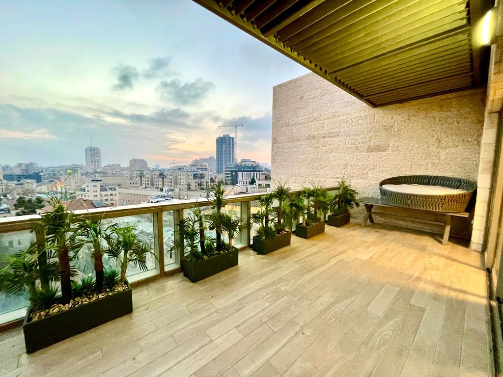 Luxurious Apt — Temple Mount View — photo 4